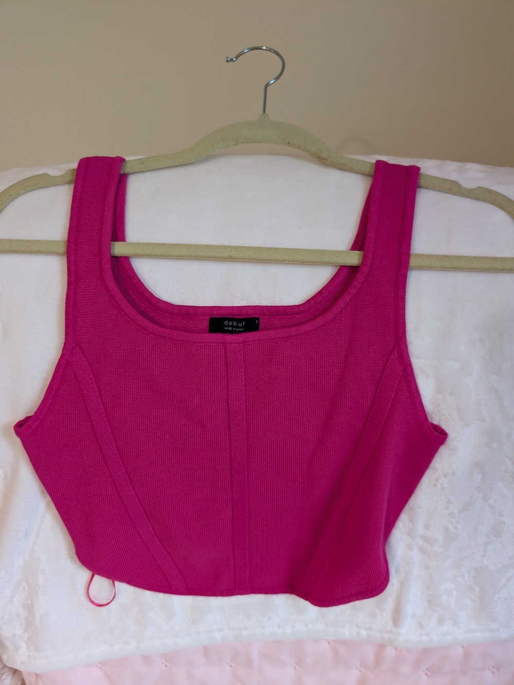 debut bright magenta ribbed tank crop